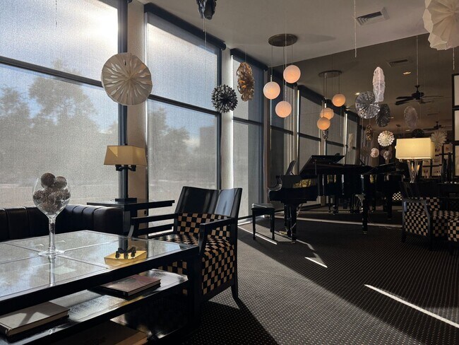 Building Photo - Luxury 2 Bedroom Condo Available at Regency House in Central Phoenix!