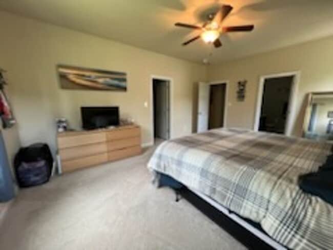 Building Photo - 3 bedroom 2 bathroom townhome in quiet neighborhood