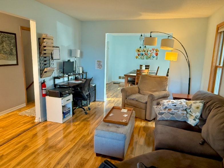 Building Photo - 2221 Polk St NE