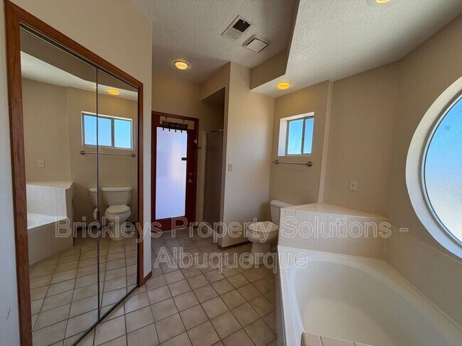 Building Photo - 7281 Spruce Mountain Loop NE