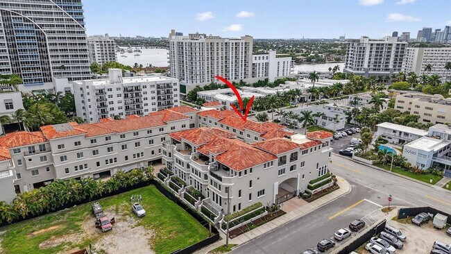 Building Photo - 508 N Birch Rd