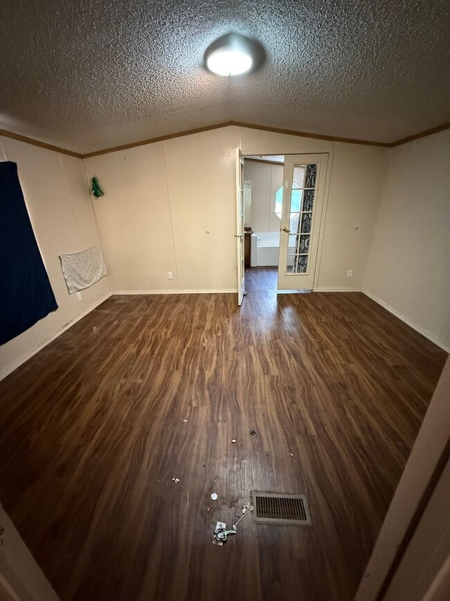 Building Photo - 3 Bed 2 Bath Mobile Home in the Country.