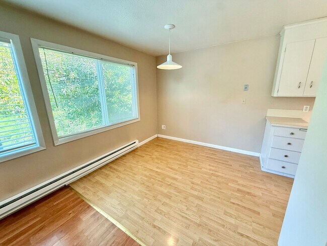 Building Photo - 9542 8th Ave NW