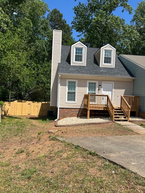 Building Photo - 818 Manning Way SW