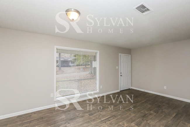 Building Photo - At Last, This Is What You Have Been Searching For!