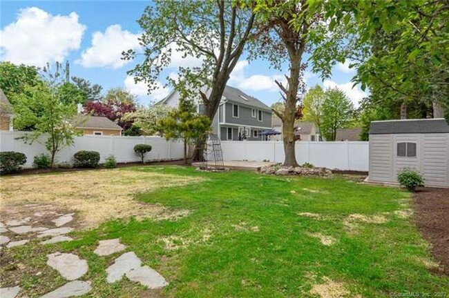 Building Photo - 3 Bedroom Home- Great Location in Darien