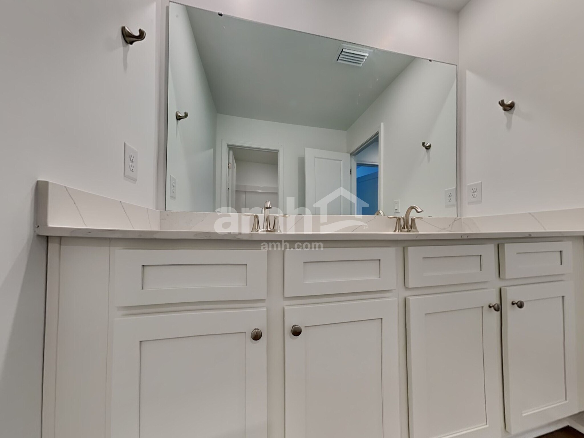 Building Photo - 622 Old Trolley Rd