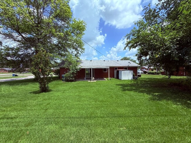 Building Photo - Come Take a Look At This!