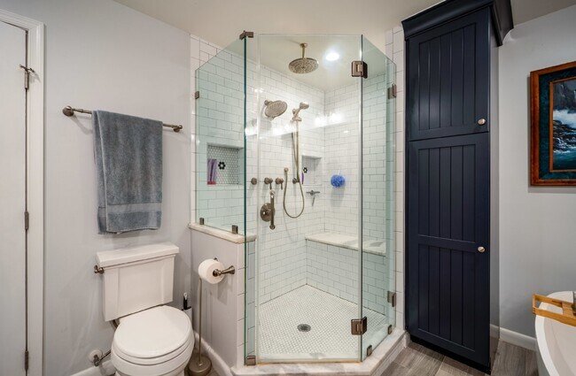 Building Photo - Extensively Renovated 4-Bedroom Home in Prime Location! Unbelievable custom kitchen.