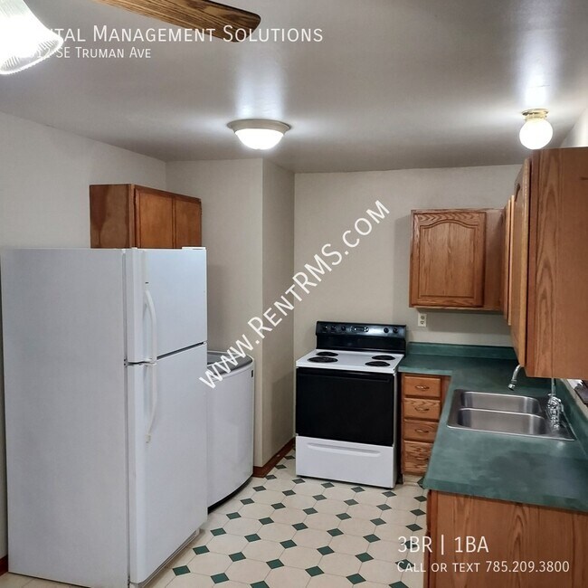 Building Photo - 4012 SE Truman Ave