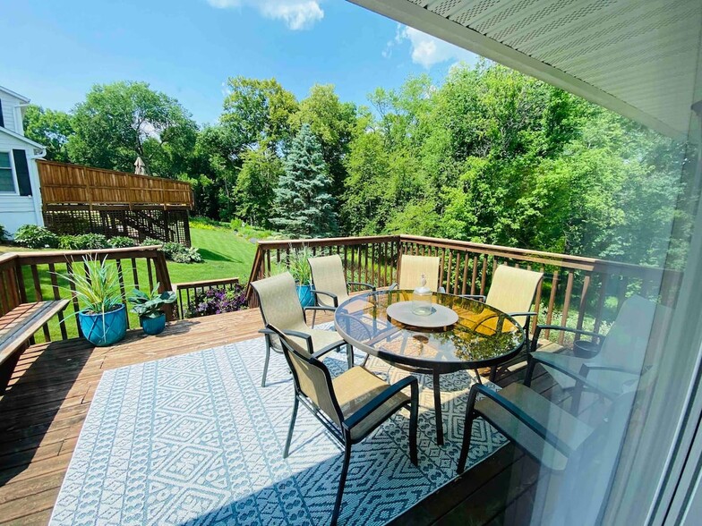 Deck 1 - 15610 Holdridge Rd E