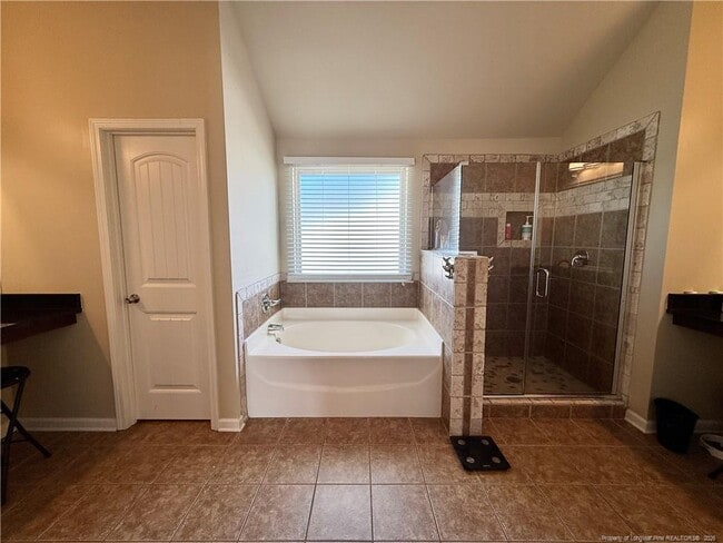 Building Photo - 642 Regimental Dr