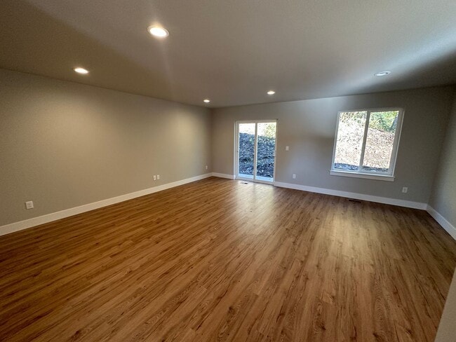 Building Photo - 00430-400 NW 7th AVE