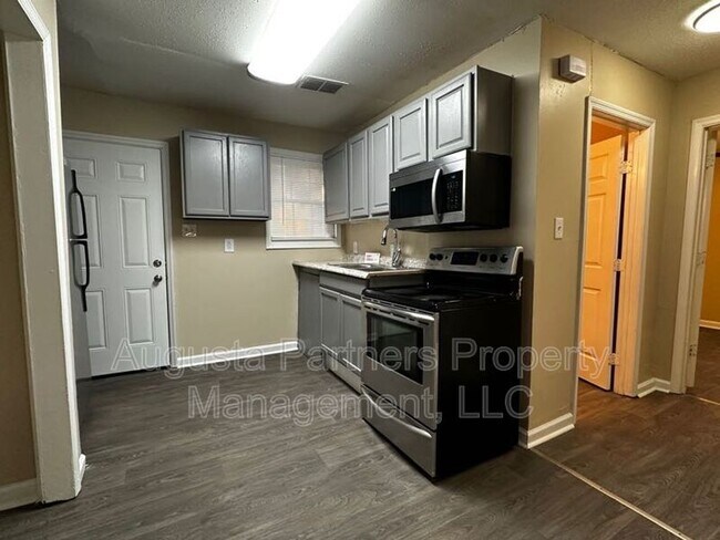 Building Photo - 2237 Bungalow Rd