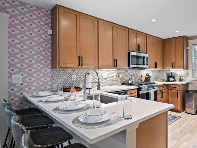 Building Photo - 6110 Ellen Ave