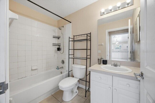 Building Photo - 130 Coco Plum Dr