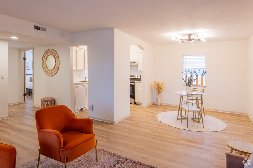 Primary Photo - Isabella at Norman Apartments
