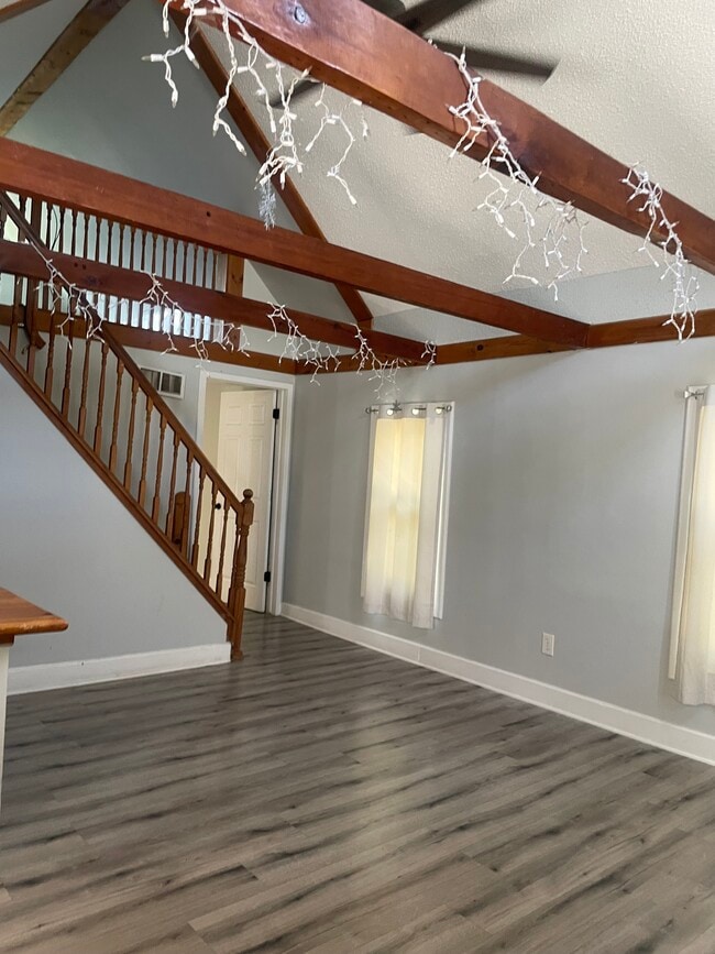 Building Photo - 1015 N Main St