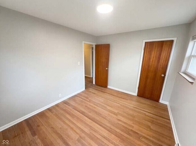 Building Photo - 10209 Broadway St