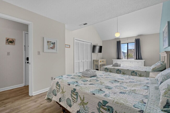 Building Photo - 76 S Reindeer Rd