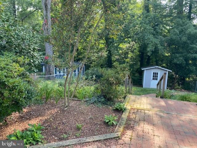Building Photo - 2205 Colonial Woods Dr