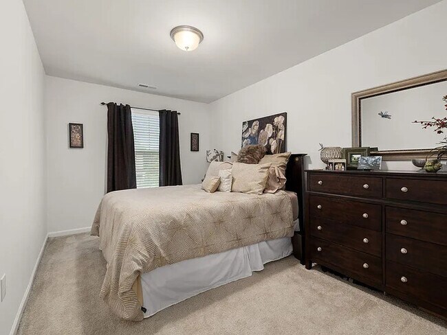 Building Photo - Lease OR Lease to Own