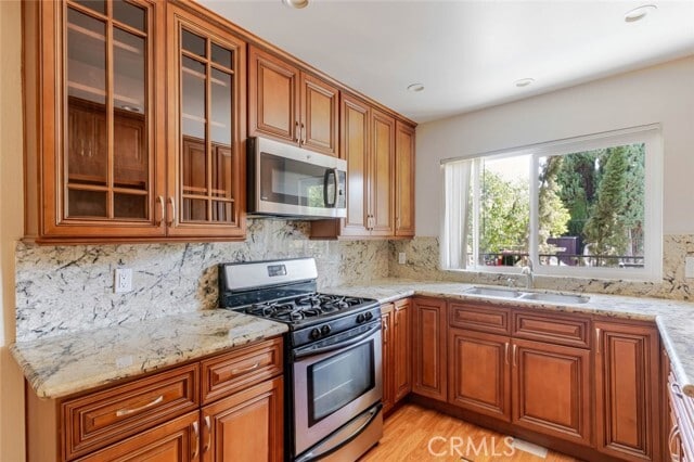 Building Photo - 909 E Garfield Ave