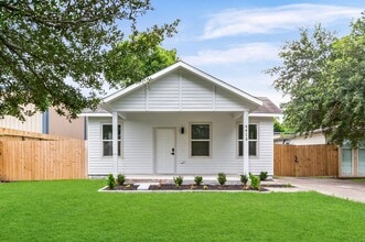 Building Photo - 4415 Castor St