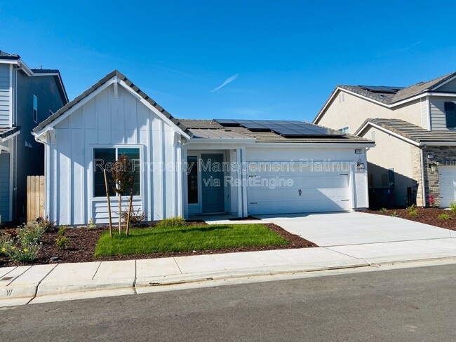 Building Photo - 4137 Beverly Ave