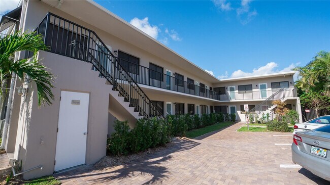 Building Photo - 2621 NE 1st St