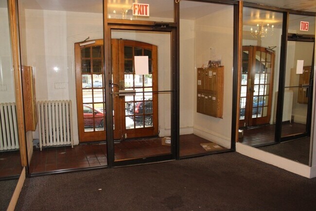 Building Photo - 1408 Commonwealth Ave