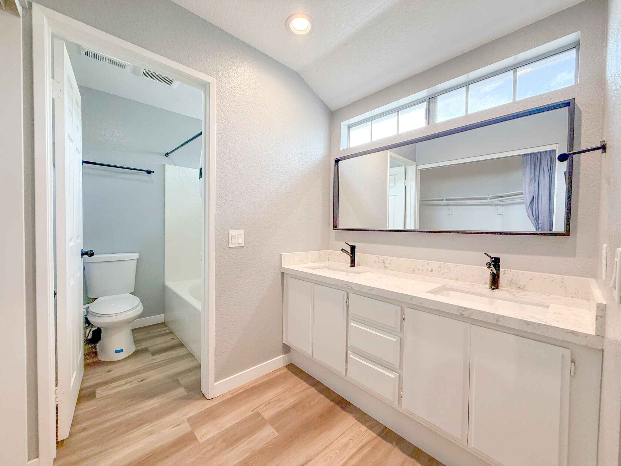 Primary vanity / bathroom - 3598 Meadowlark St