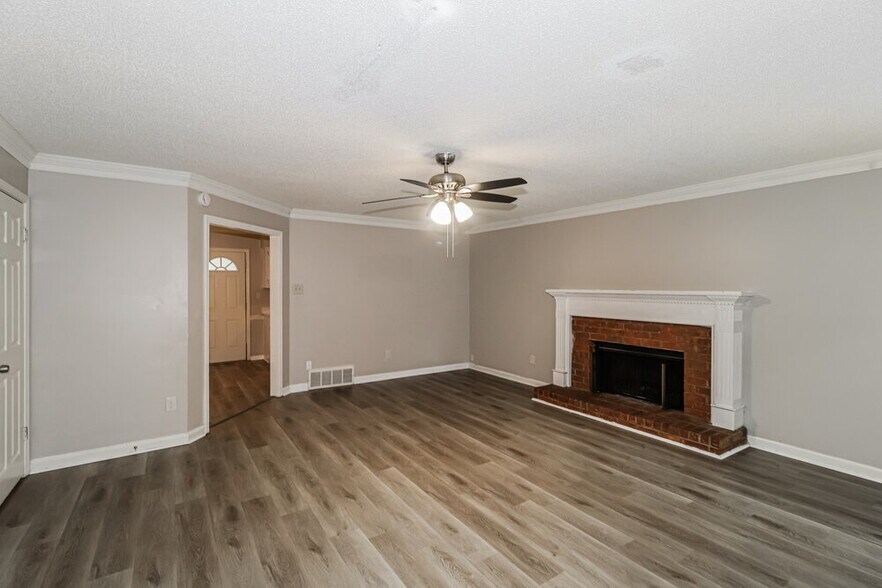 Building Photo - 329 Locust Grove Dr