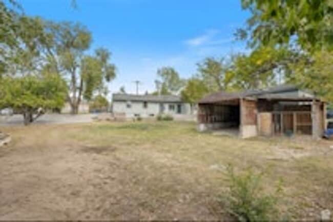 Building Photo - 2085 N 900 W