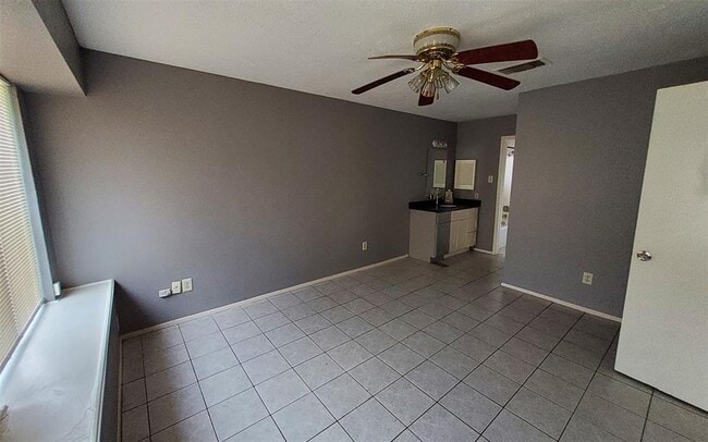 Building Photo - 8354 S Meadow Bird Cir