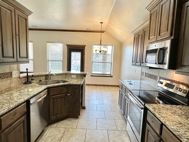 Building Photo - 709 Abilene Way