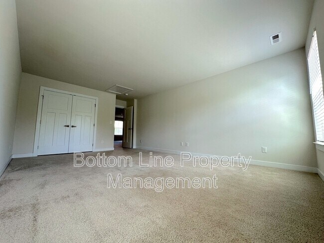 Building Photo - 5087 Crabapple Ln