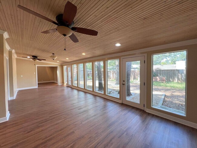 Building Photo - Shelmar Drive