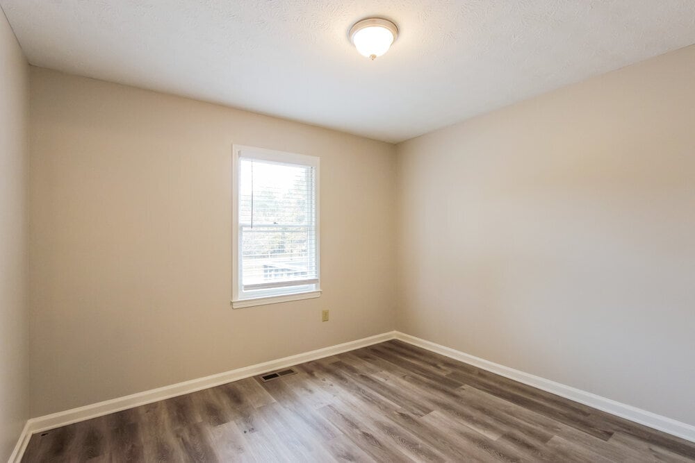 Building Photo - 10 Beaverdam Ct