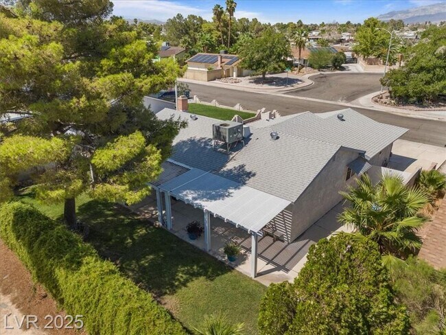 Building Photo - 6413 W Roy Rogers Dr