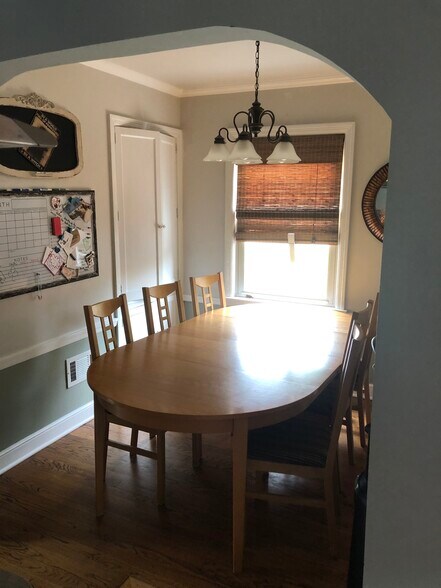 Dining room - 1571 Whitcomb Ave