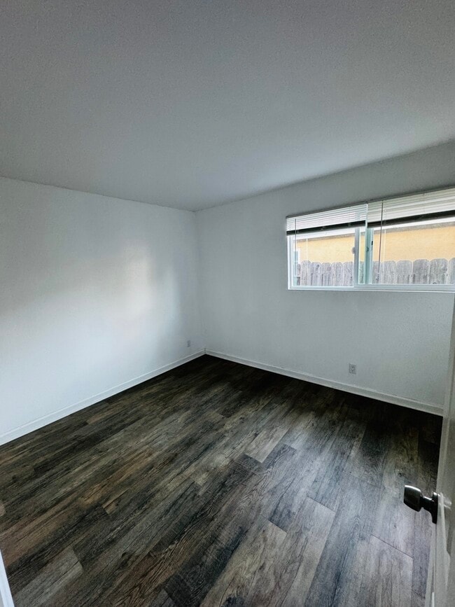 Building Photo - 641 Adobe Cir
