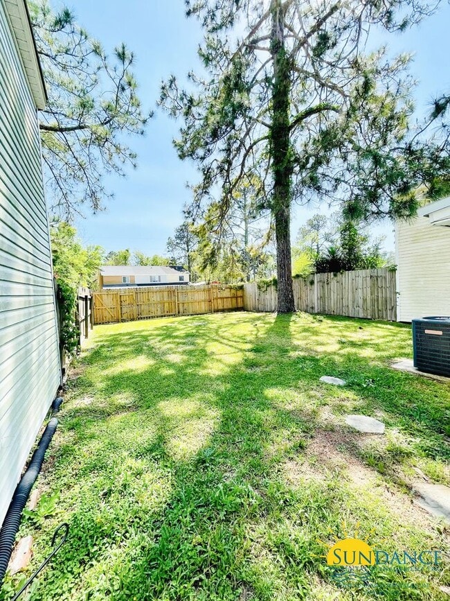 Building Photo - Beautiful 2 Bedroom Home in Fort Walton Beach!