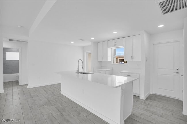 Building Photo - 2812 15th St SW