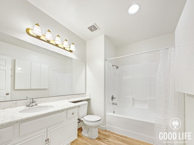 Building Photo - Fully Renovated 2BD/2.5BA in Aliso Viejo | Fireplace, Private Patio, Pool/Spa & Attached Garage