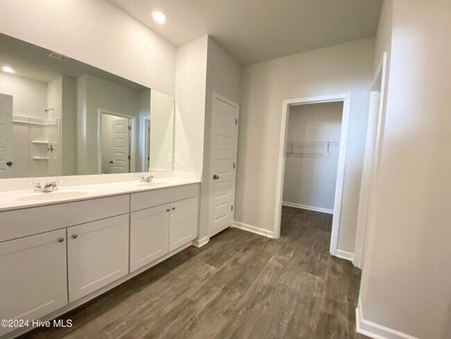 Building Photo - NEW PRICE REDUCTION!  LIKE NEW HOUSE!  DON'T MISS IT!