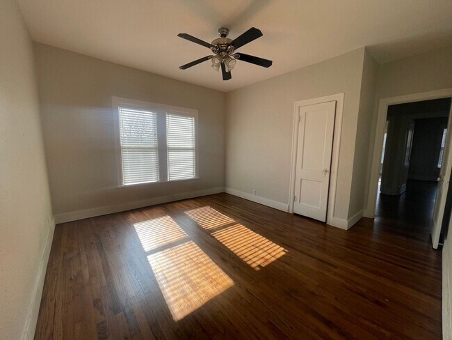 Building Photo - 4 Bedroom Home Near Downtown Stephenville