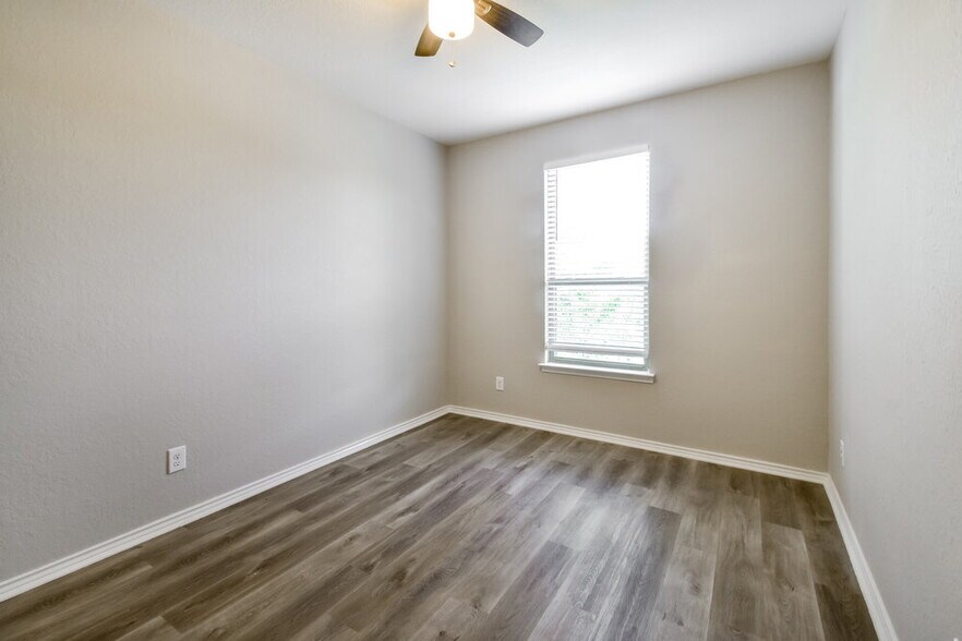 Building Photo - 6839 Loma Blanca