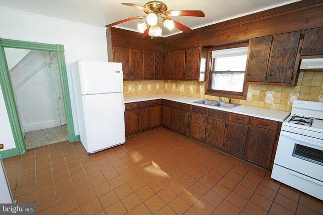 Building Photo - 415 E East St