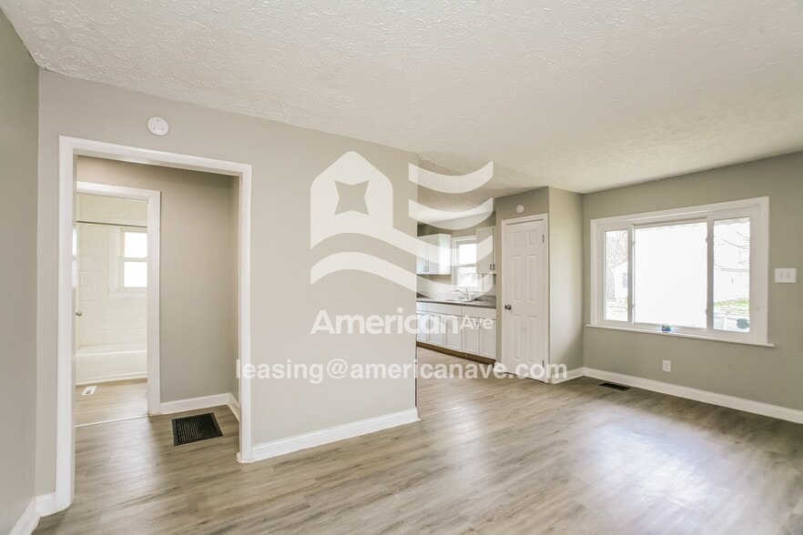 Building Photo - 3031 N Colorado Ave